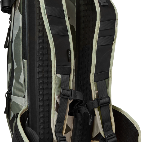 UTILITY 18L HYDRATION PACK- LG