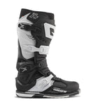 SG22 BOOTS BLACK/WHITE SZ 8