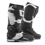 SG22 BOOTS BLACK/WHITE SZ 9