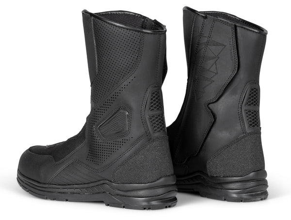 HELIX VENTED T BOOT BLACK