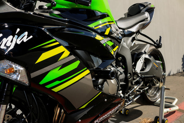 PR/FRAME SLIDERS BLACK KAW